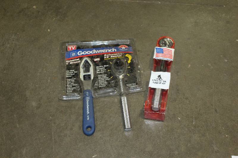 lot 138 image: Lot of (2) Hand Tools Includes GM Goodwrench Universal 7in. Wrench w Swivel Drive 38in. Ratchet, Boxer 4-Piece 38in. Drive Tune-up Kit