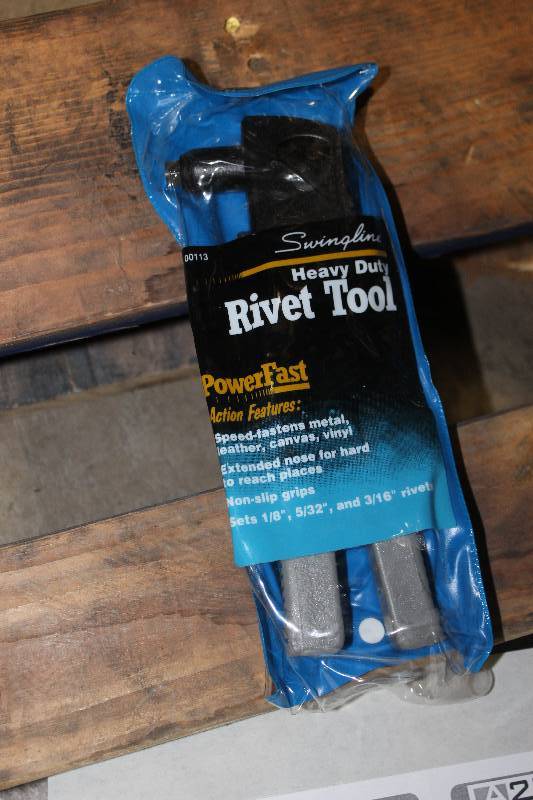 lot 160 image: Swingline Heavy Duty Rivet Tools
