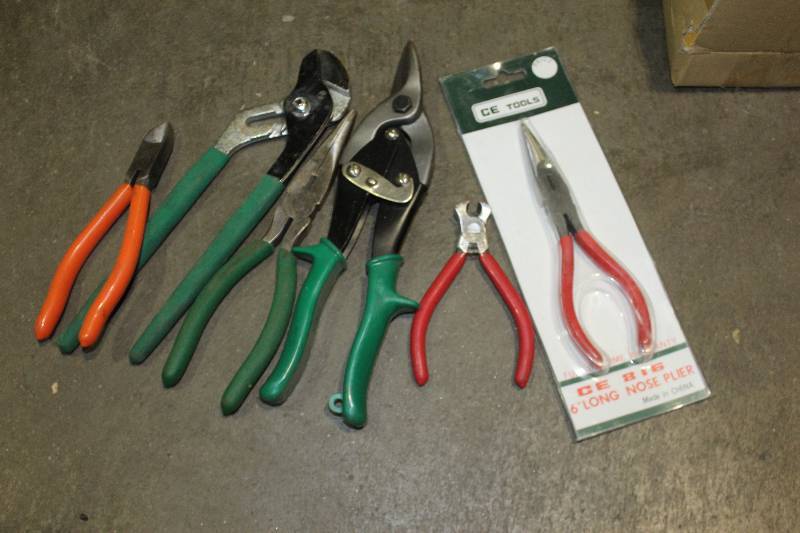 lot 172 image: Lot of (6) Hand Tools Includes Pliers, Snips, Locking Pliers