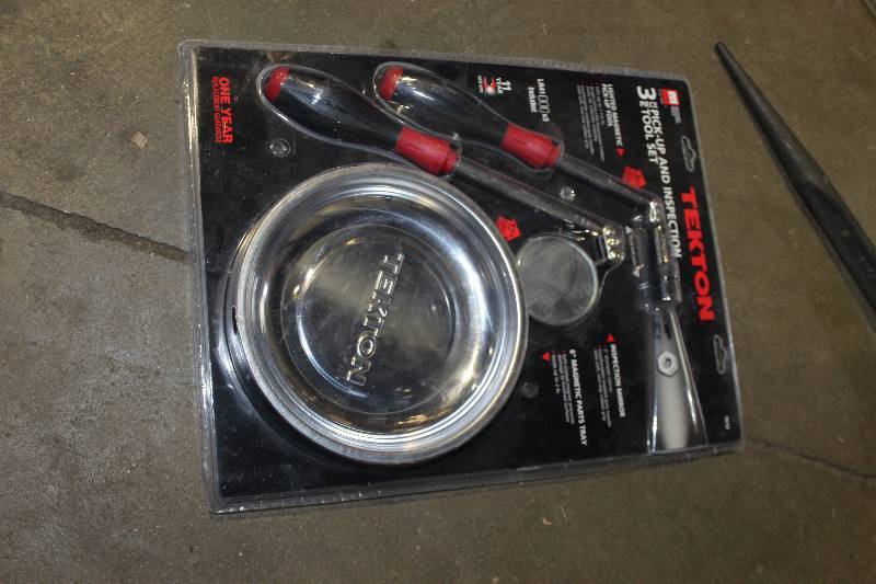 lot 177 image: Tekton 3-Piece Pickup And Inspection Tool Set