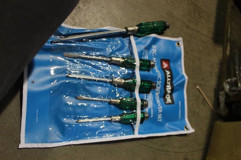 lot 187 image: Alltrade 5-Piece Chrome Vanadium Magnetic Screwdriver Set