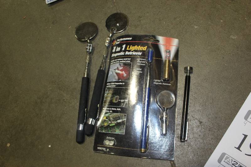 lot 193 image: Lot of (4) Performance Tools 4-in-1 Lighted Magnetic Retriever