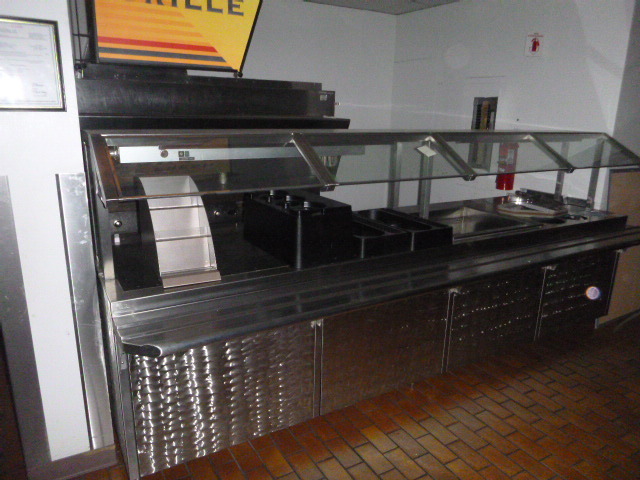 lot 23 image: Hot and Cold Food Line with Sneeze Guard and Rails