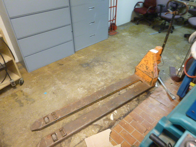 lot 54 image: Pallet Jack