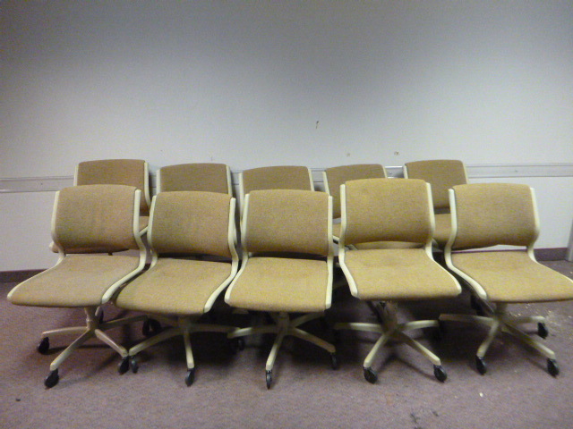 lot 88 image: 10 Office Chairs