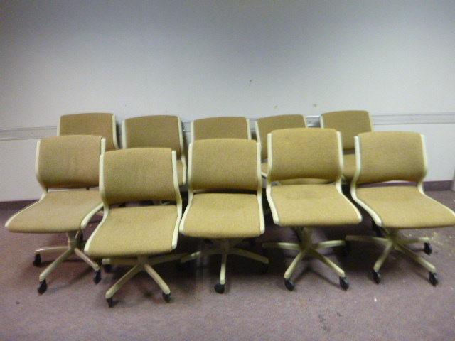 lot 92 image: 10 Office Chairs