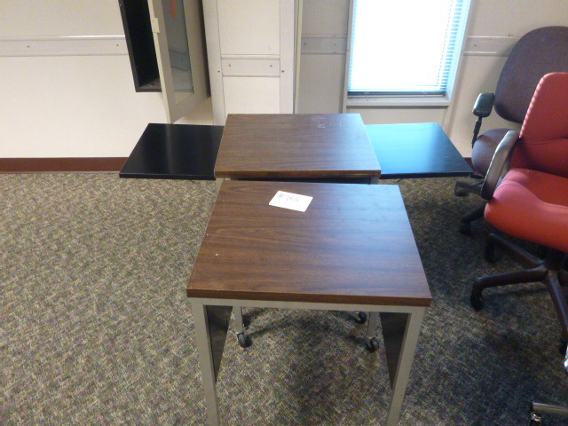 lot 185 image: 2 Small Office Tables