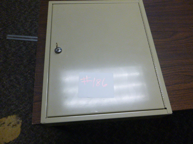 lot 186 image: NEW Key Organizer