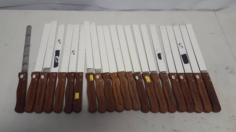 lot 281 image: Bread Knifes