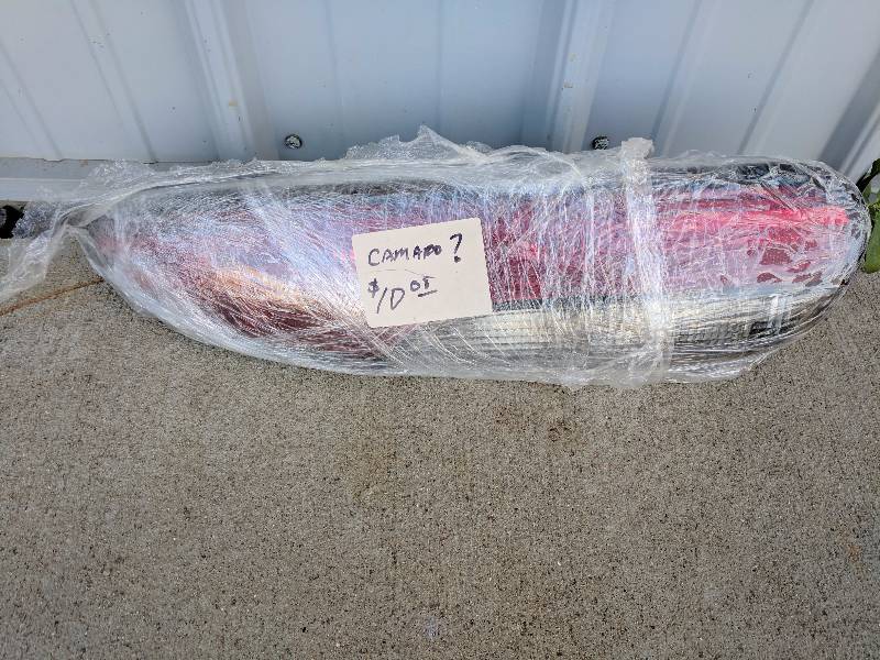 lot 27 image: Camaro Tail light