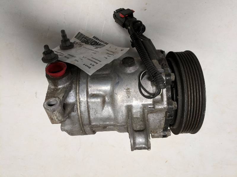 lot 81 image: 2003 Jeep Liberty 3.7L Compressor