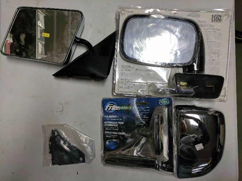 lot 91 image: Fit System Truck Mirror, Car Mirror, Chevy S-10 Left Mirror (Chrome)