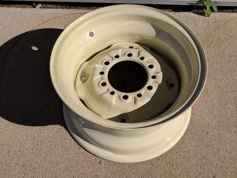 lot 128 image: 8 x 15 Wheel