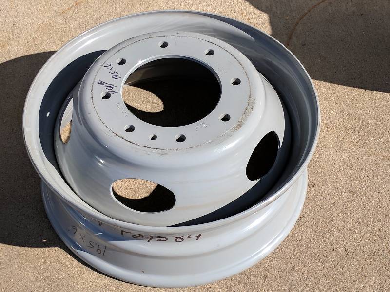 lot 130 image: 19.5 x 6 Wheel