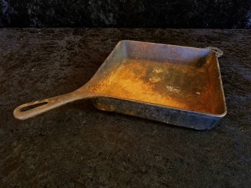 lot 16 image: Pair - Cast Iron Fry Pans - 1 is marked GRISWOLD Square Utility Skillet A, other is unmarked