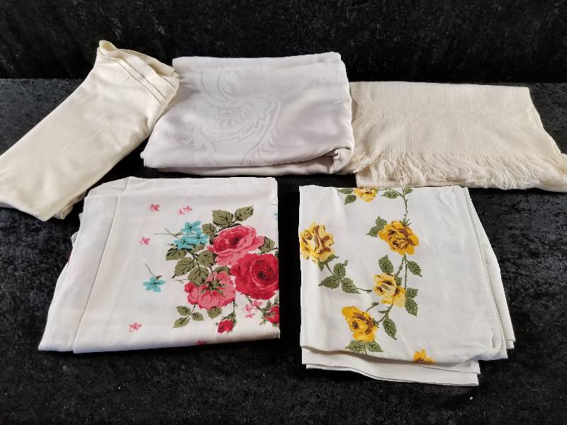 lot 70 image: Lot - Misc FanciworkIinen