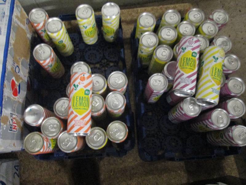2 Partial Hard Crates od Sparkling ...