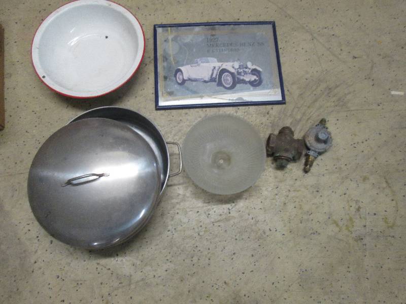 Enamel Basin, Collector Mirror, Dut...
