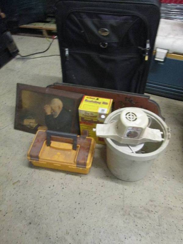 Suitcase, Prayer dcor, Tackle Box...