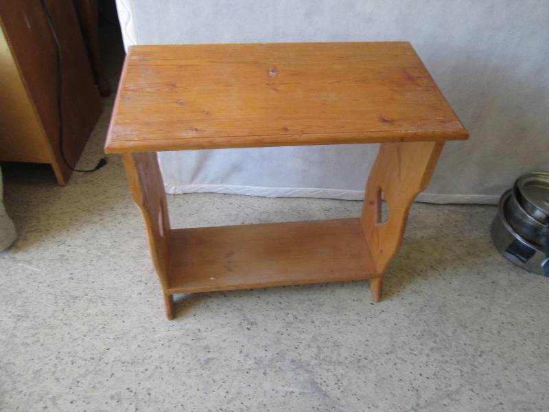 Country Dcor Table...