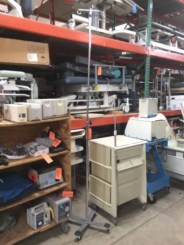 lot 15 image: Retails Used $250 MEdical Grade HEavy Duty Stainless Steel Height Adjustable Telescoping Deluxe 4-Ram Hook I.V. Stand IV Pole 6 Wheel Mobile Rolling I V - Many Other Uses For this Stand - Excellent