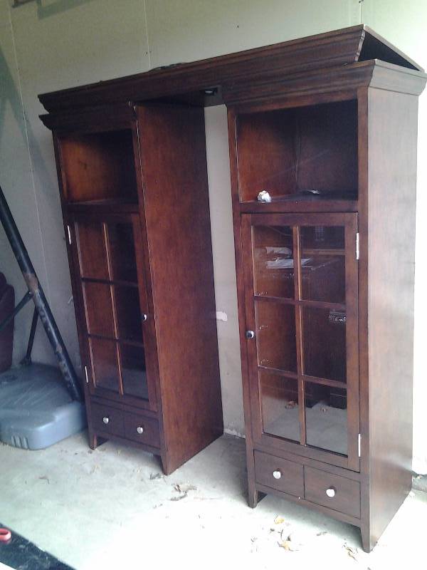 lot 49 image: 2-Cabinets 21x23x73 With Lighted Bridge Piece 68
