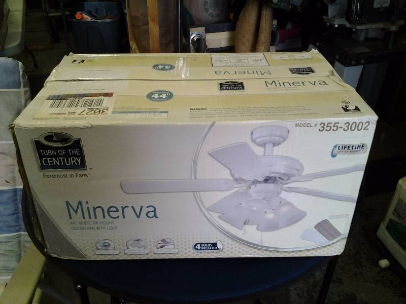 lot 55 image: New White 44 Inch Ceiling Fan With Light