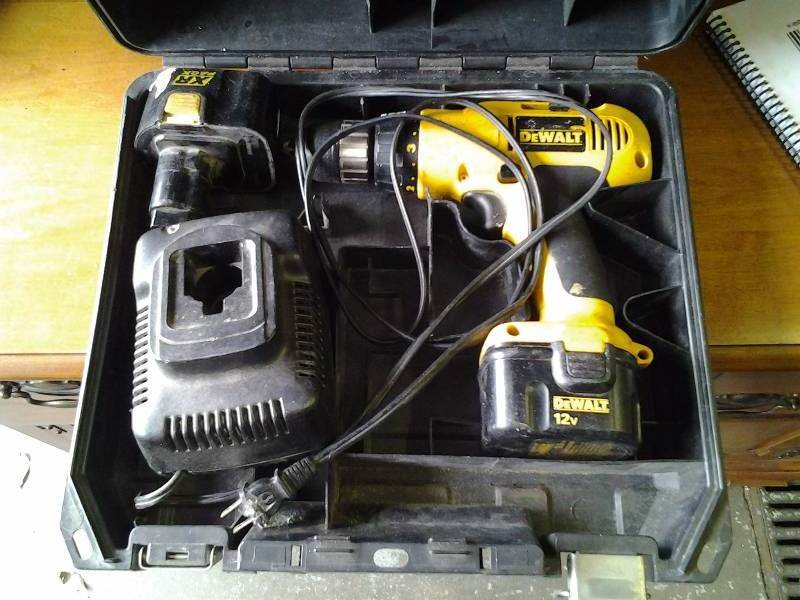 lot 65 image: Dewalt 12 Volt Drill With Battery & Charger