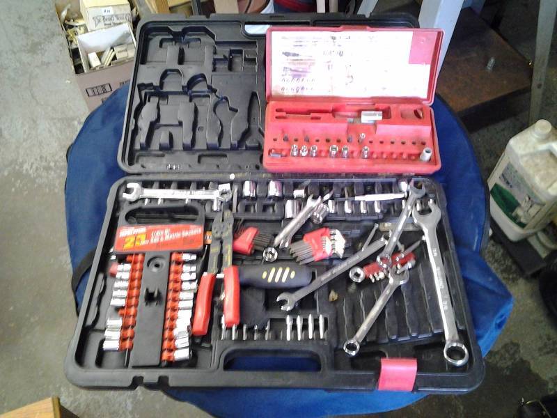 lot 68 image: Box Lot Misc. Wrenches, Sockets, Allen Wrenches