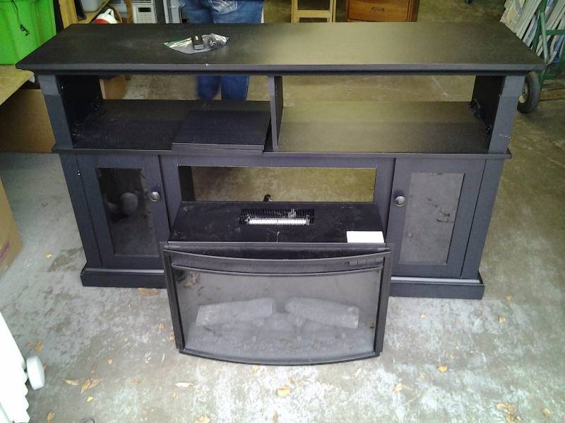lot 90 image: Console Fireplace With Remote 60x18x35