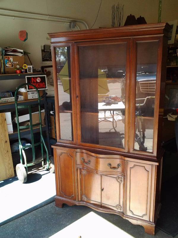 lot 8 image: Vintage One Piece Single Door Hutch 42x14x70