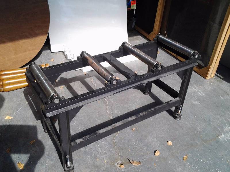 lot 12 image: Heavy Duty Material Handling Roller