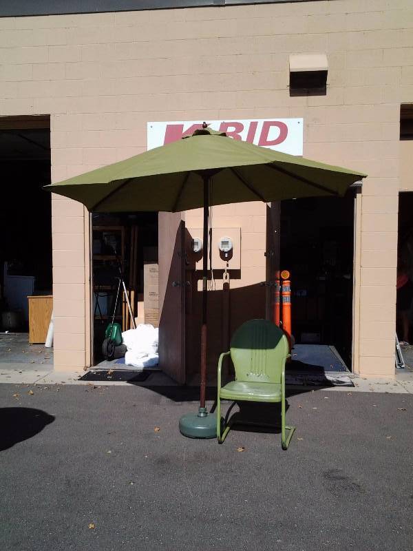 lot 17 image: Old Metal Chair, Green Market Umbrella With BaseStand