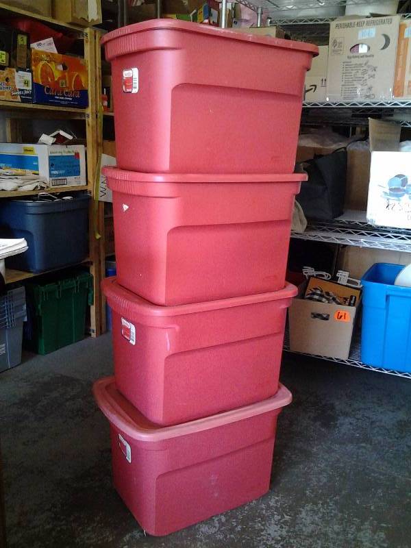 lot 113 image: 4-Sterilite Totes With Lids (73 Quart Size)
