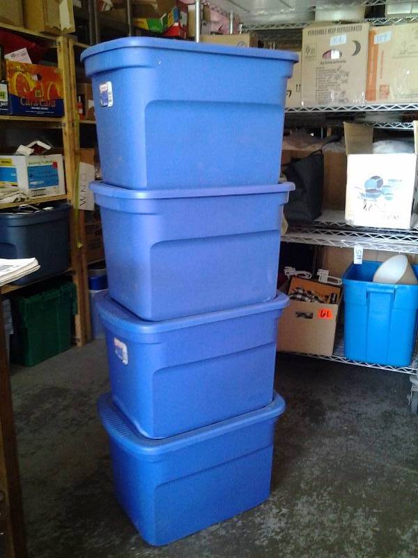lot 115 image: 4-Sterilite Totes With Lids (73 Quart Size)