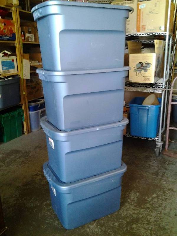 lot 116 image: 4-Sterilite Totes With Lids (73 Quart Size)