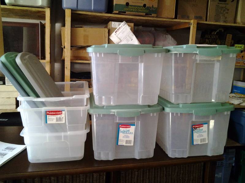 lot 120 image: 4-Rubbermaid 6.5 Gallon Totes With Lids, 3-Other Bins (No Lids), 3-Lids Dont Fit