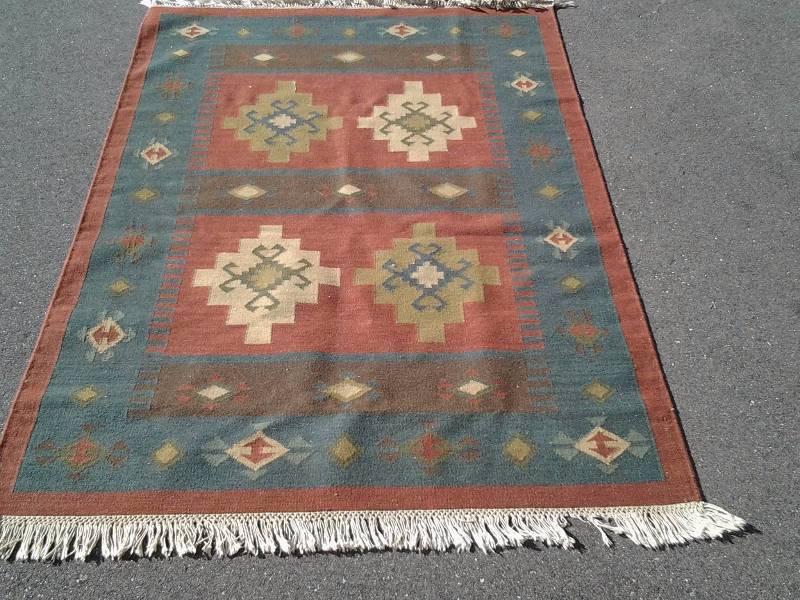 lot 128 image: Southwest Print Rug 6 x 4 (Wool)