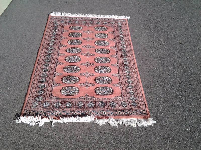 lot 129 image: IKEA Hand Knotted Rug (Made In Pakistan) 90x60cm