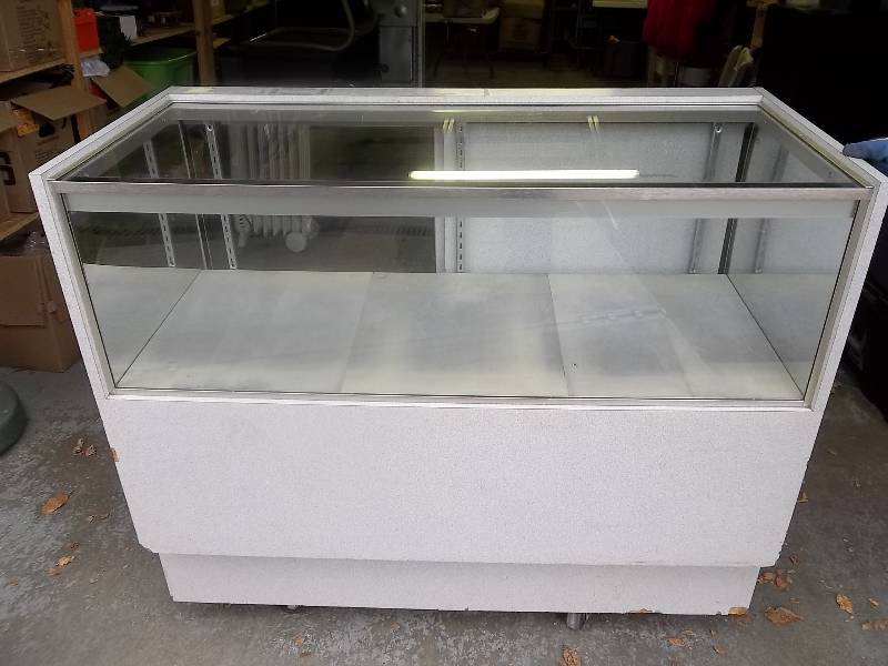 lot 123 image: Glass Display Show Case 48x22x38