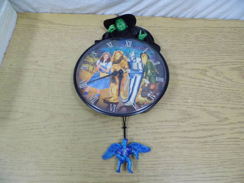 Wizard of Oz Pendulum Clock