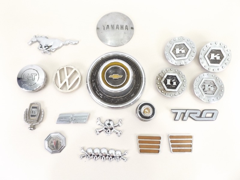 Lot of Vintage Car Emblems, Hubcaps, etc.&nbsp