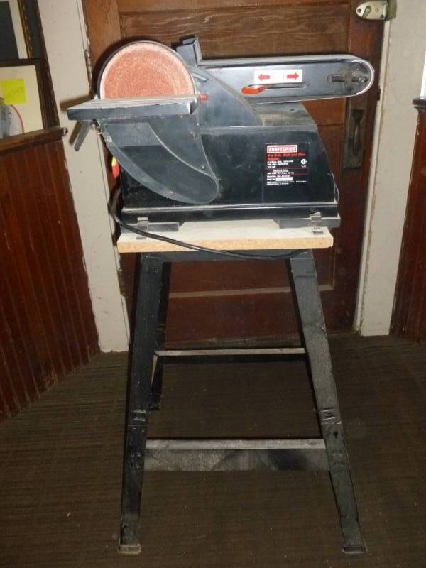 lot 3 image: Woodworking Equipment