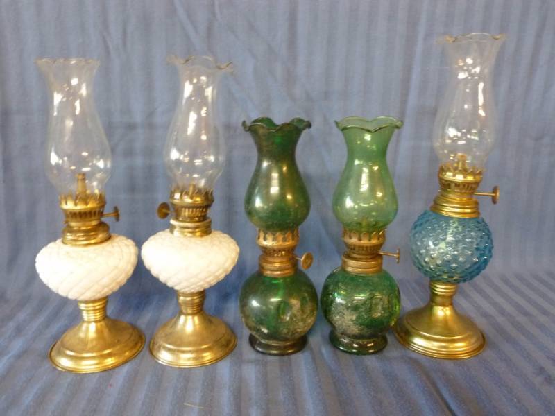 lot 37 image: Vintage Oil Lamps