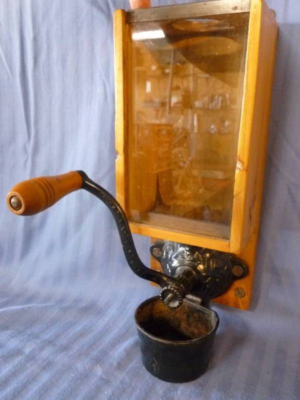 lot 75 image: Vintage Coffee Grinder