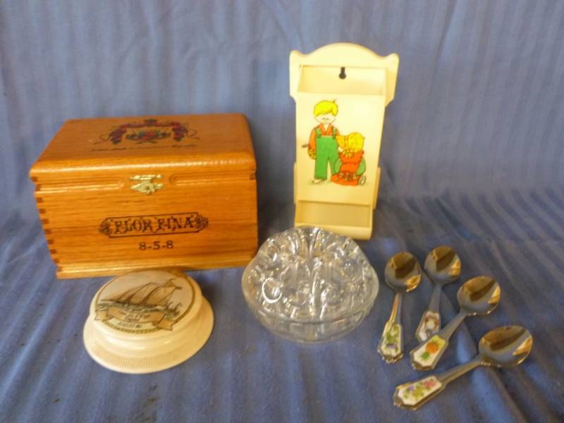 lot 79 image: Collectible