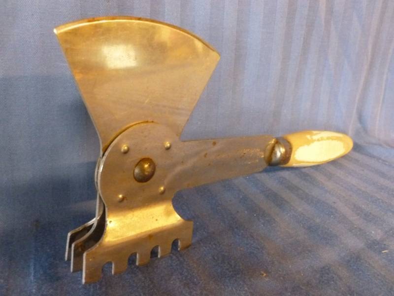 lot 84 image: Vintage Kitchen Ax