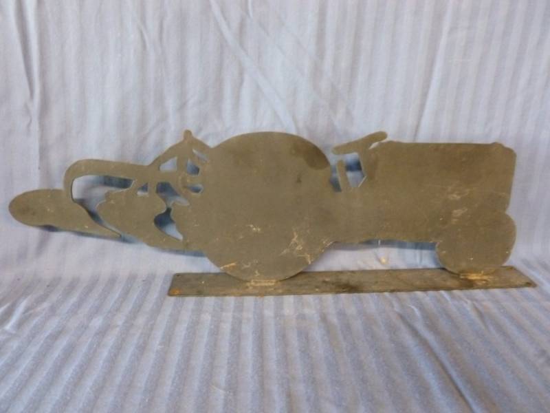 lot 107 image: Metal Art