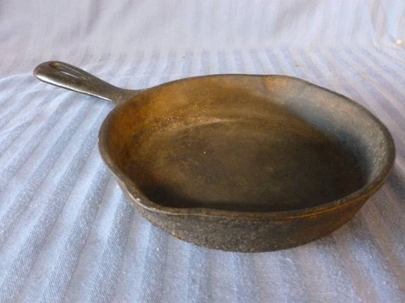 lot 109 image: Cast Iron Pan