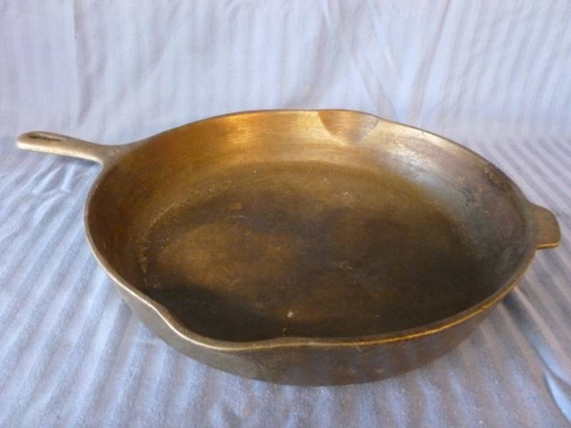 lot 111 image: Cast Iron Pan